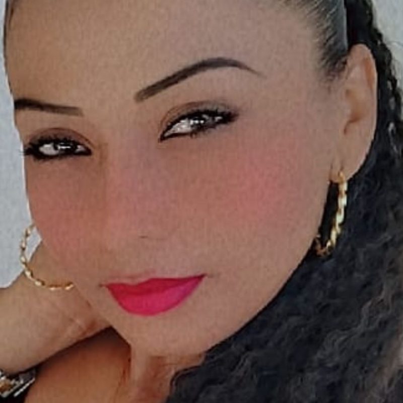 Profile picture of Eliney urbiña